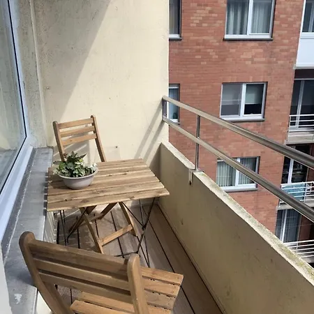 Oskar Luxe Op Zeedijk Met Zeezicht Oostende